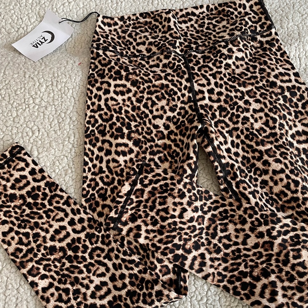 Zyia active cheetah legging 7/8